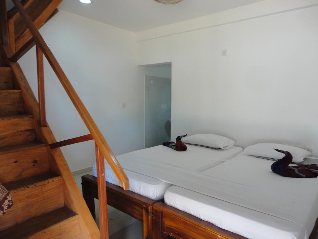 Yoho Hotel Arugambay Beach Inn Аругам Бей Стая снимка