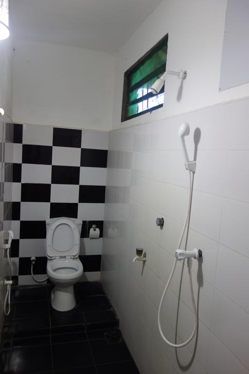 Yoho Hotel Arugambay Beach Inn Аругам Бей Екстериор снимка